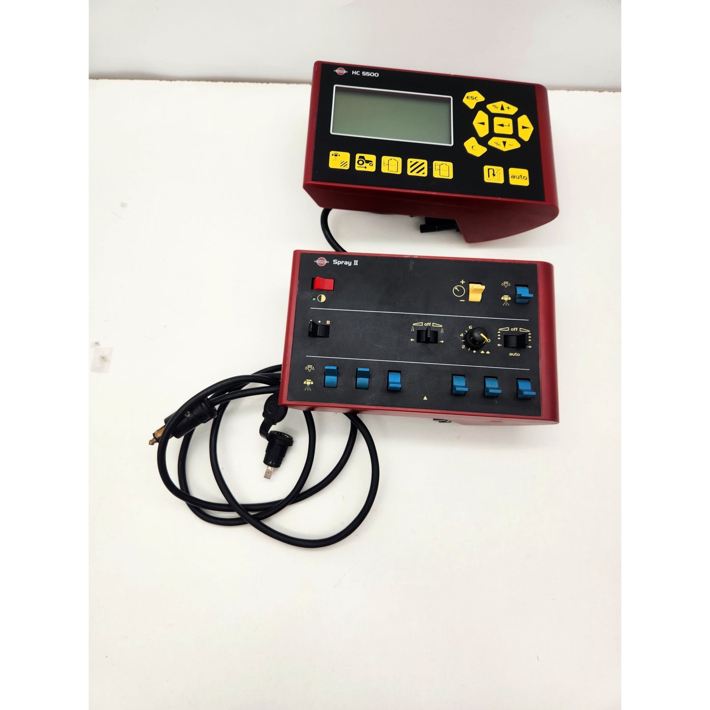 Hardi HC 5500 display unit front view, Cyrillic text on buttons.
