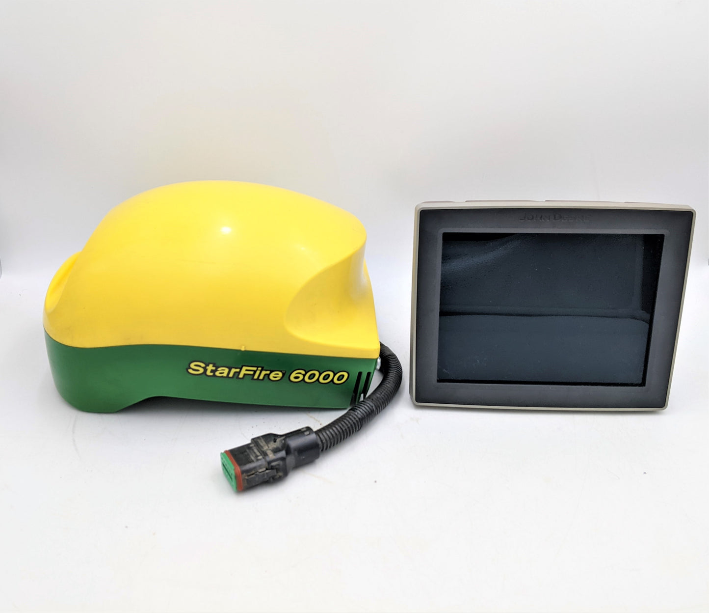 John Deere KIT GreenStar Gen 4 4240 Display AutoTrack Universal PFA11255 w/ StarFire 6000 SF1 GPS receiver PFA10461