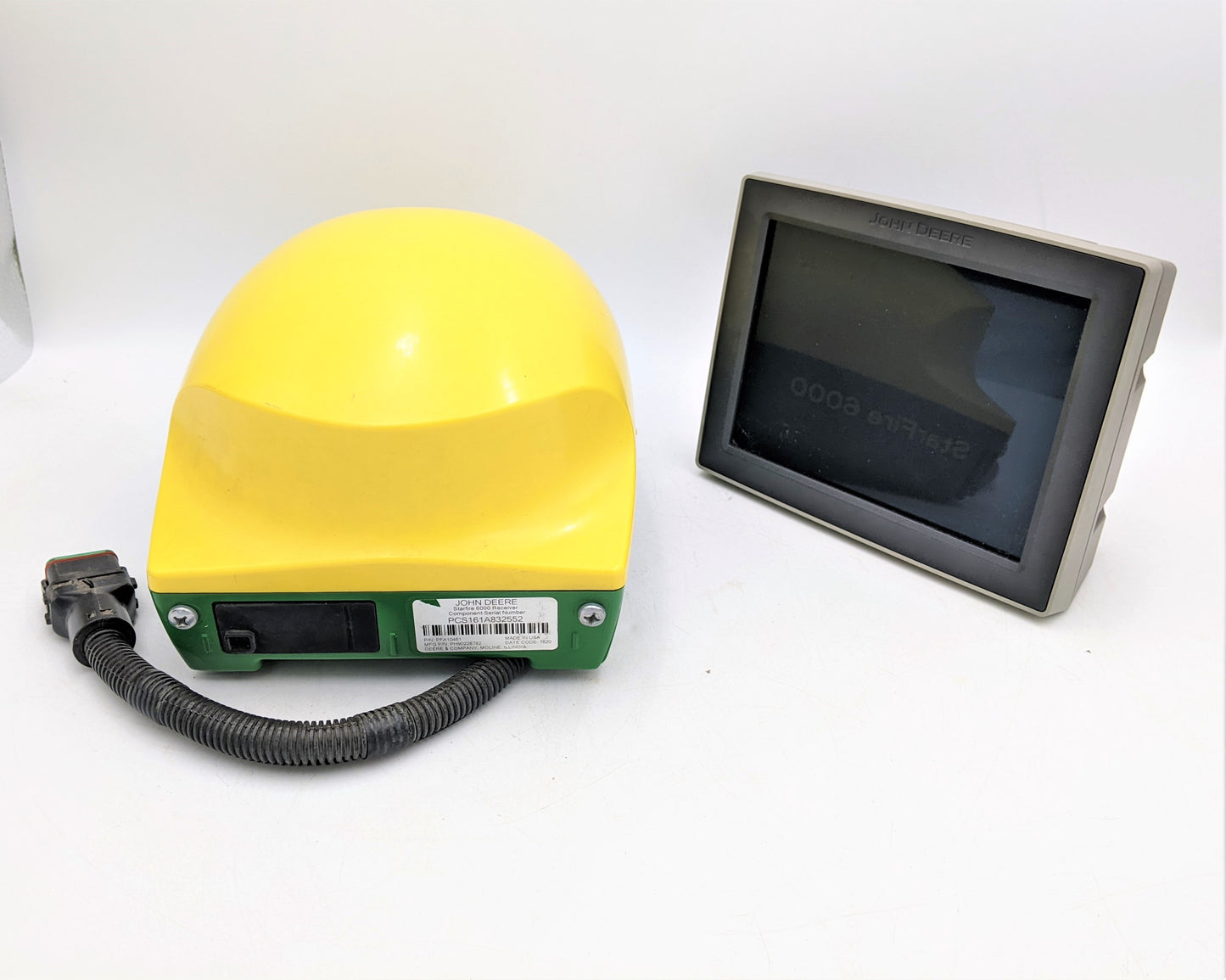 John Deere KIT GreenStar Gen 4 4240 Display AutoTrack Universal PFA11255 w/ StarFire 6000 SF1 GPS receiver PFA10461