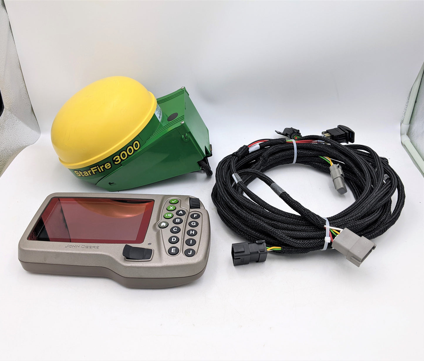 John Deere KIT GreenStar 1800 Display Terminal 7" AutoTrack SF1, SF2 PF81222 w/ StarFire 3000 SF1 GPS receiver grade A PFA81207 w/ cables