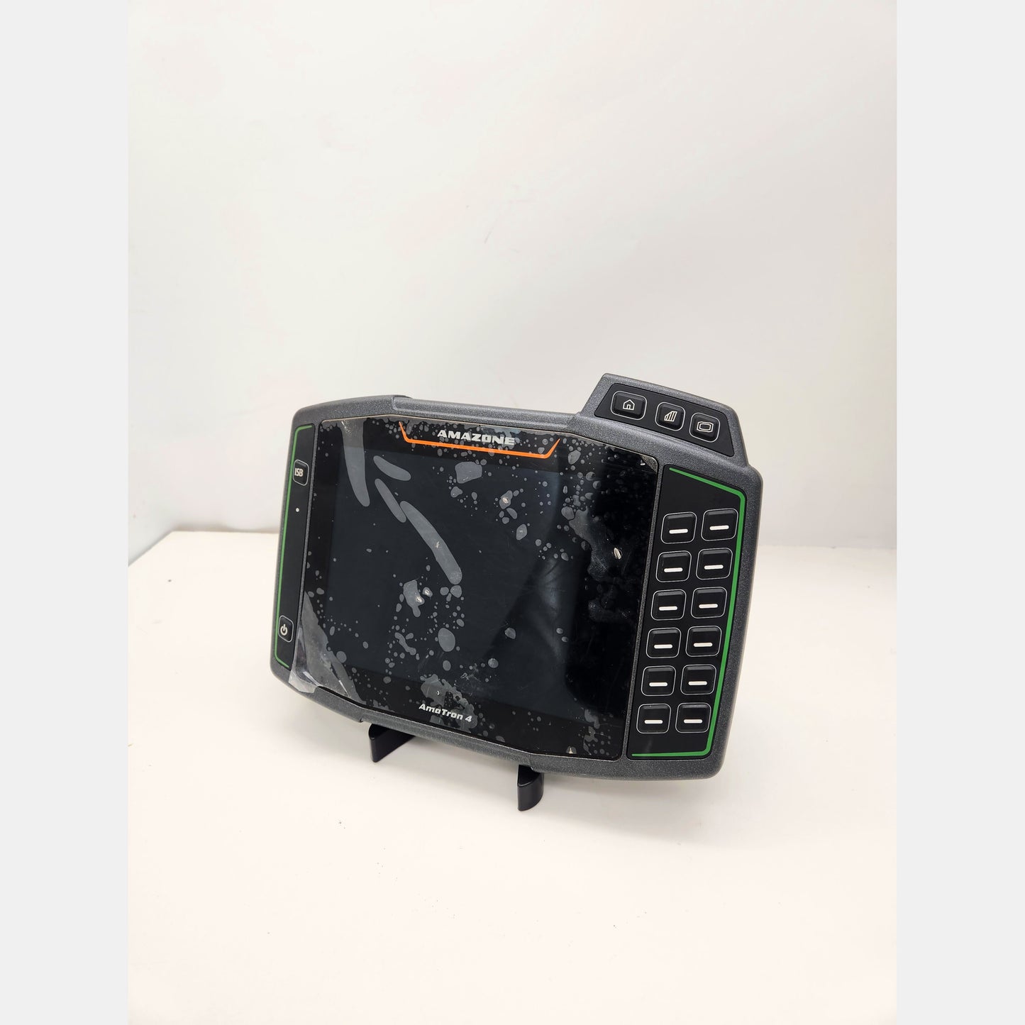 Amazone AmaTron 4 ISOBUS terminal with active GPS licenses list.