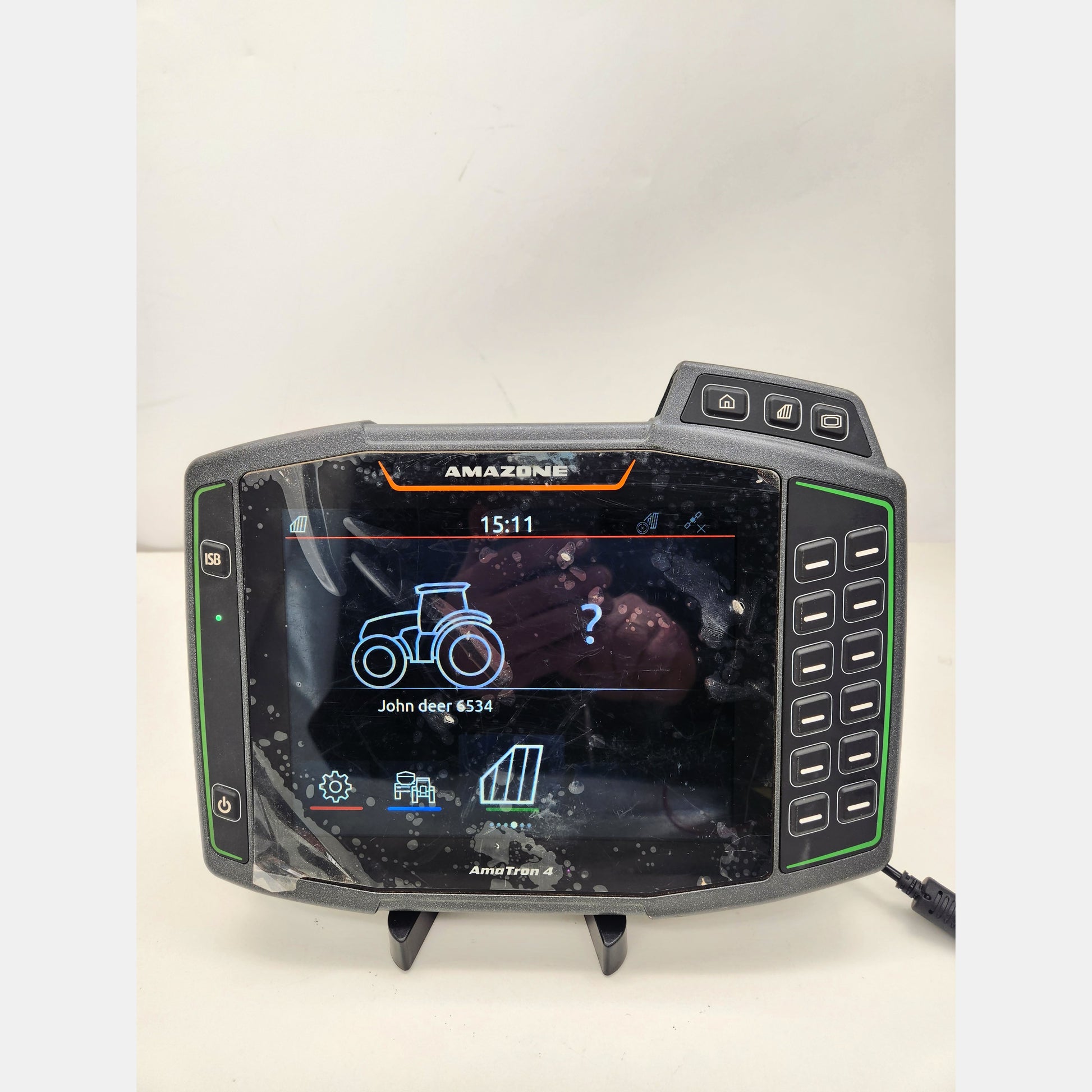 Amazone AmaTron 4 ISOBUS terminal with active GPS licenses list.