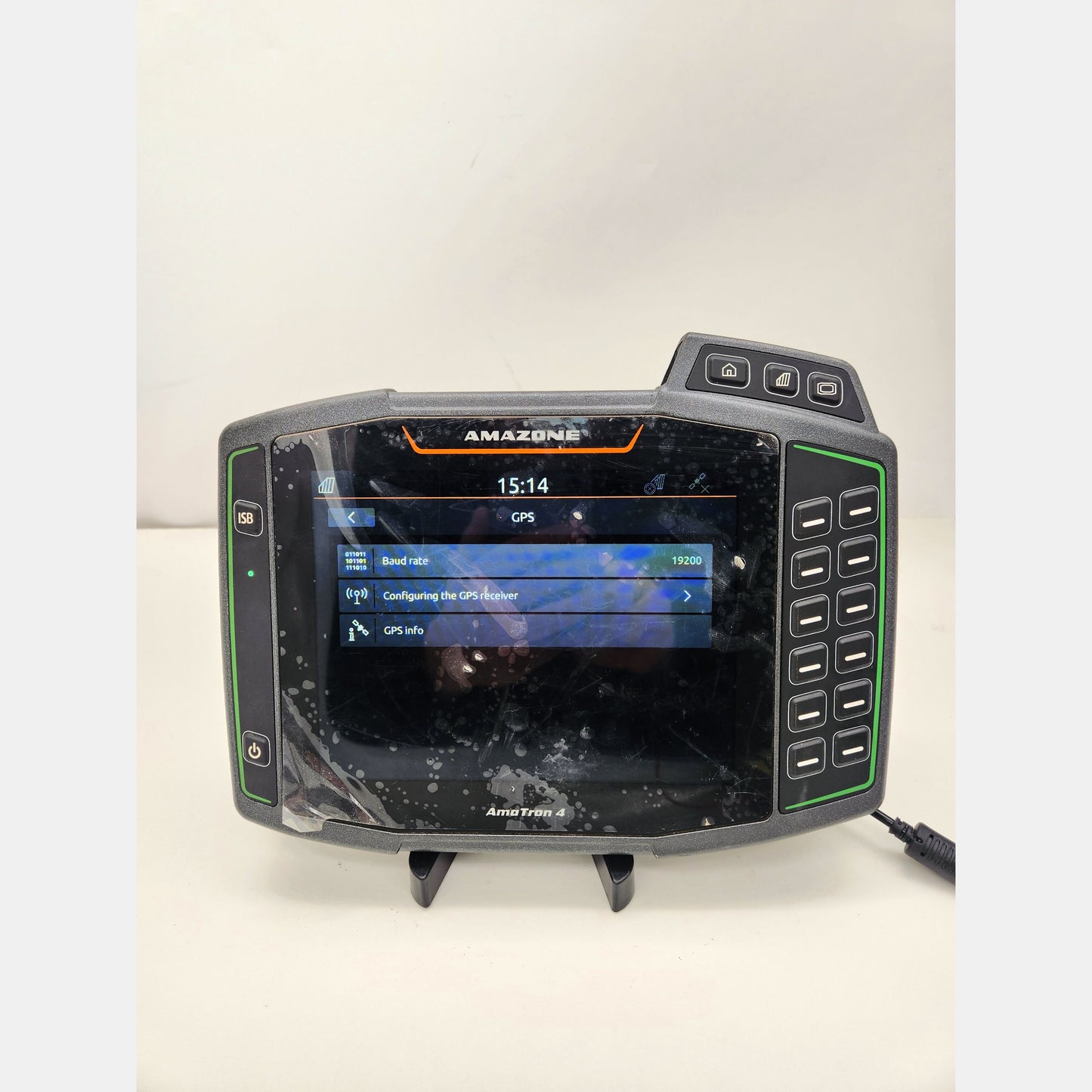 Amazone AmaTron 4 ISOBUS terminal with active GPS licenses list.