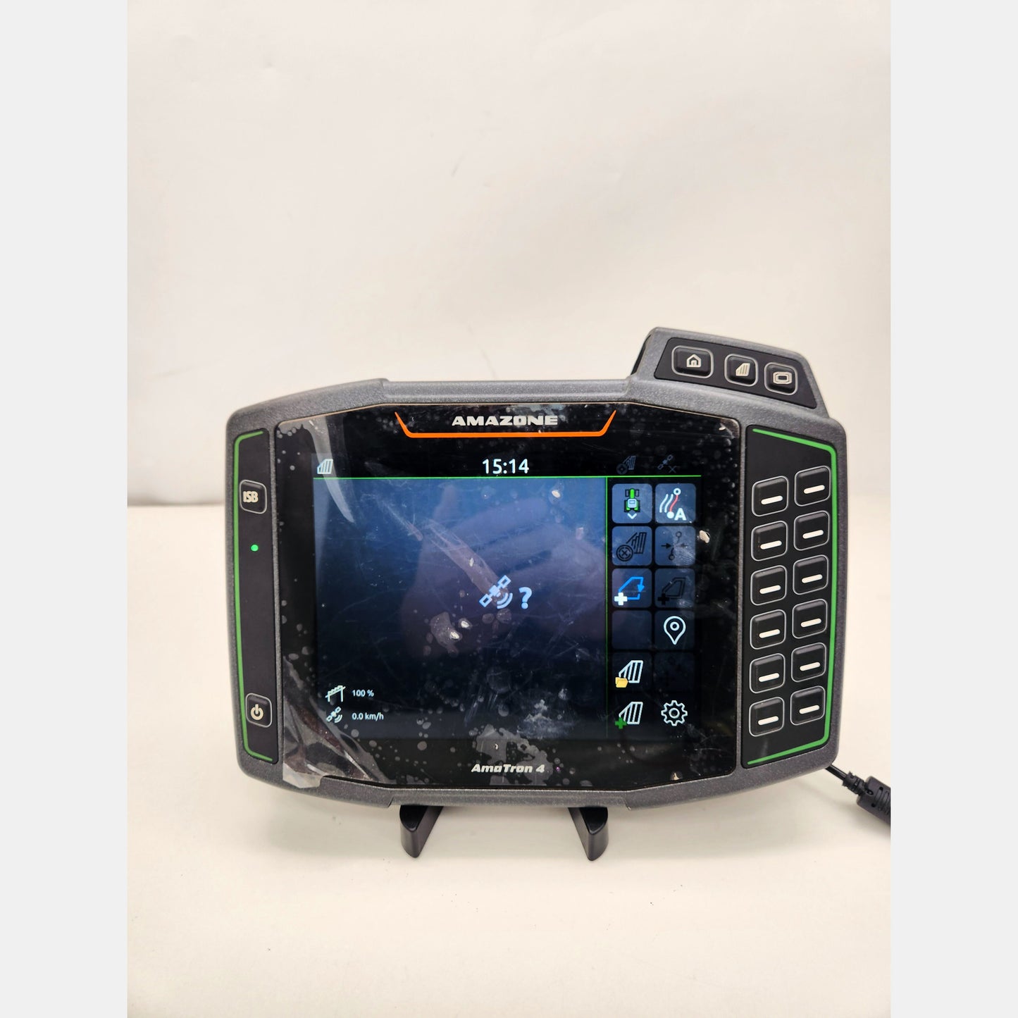 Amazone AmaTron 4 ISOBUS terminal with active GPS licenses list.
