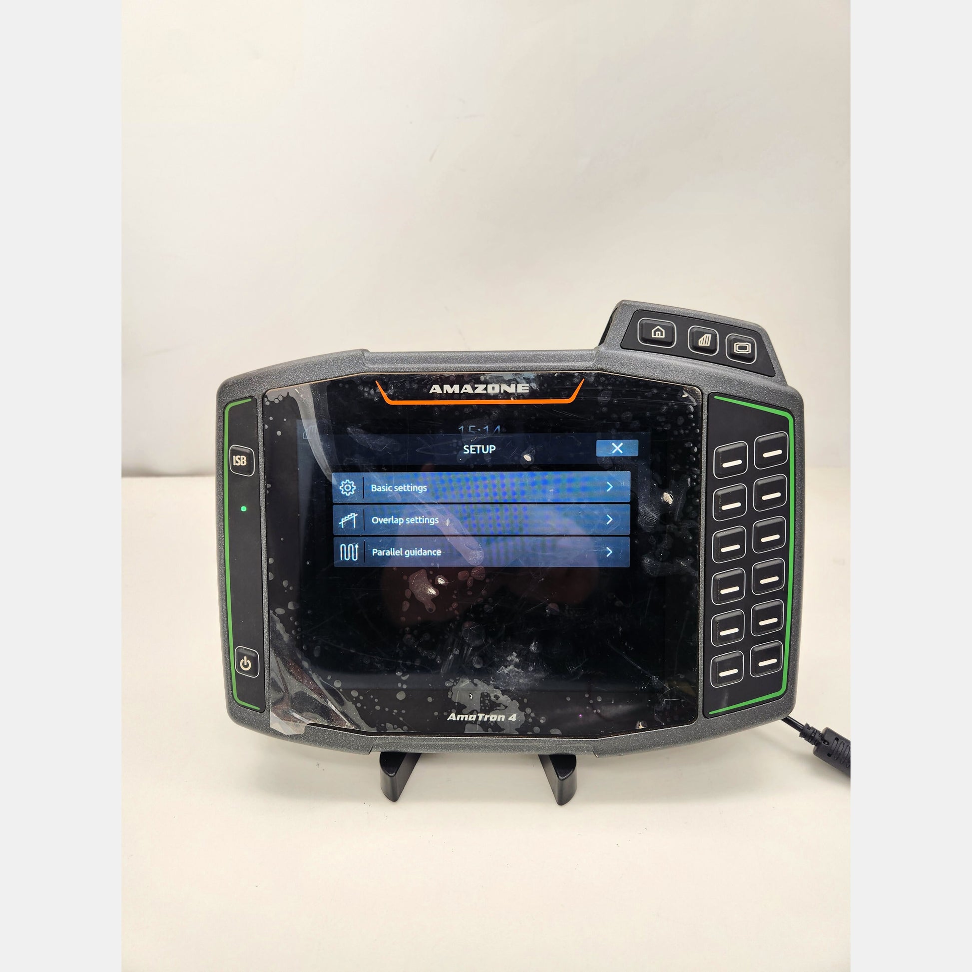 Amazone AmaTron 4 ISOBUS terminal with active GPS licenses list.