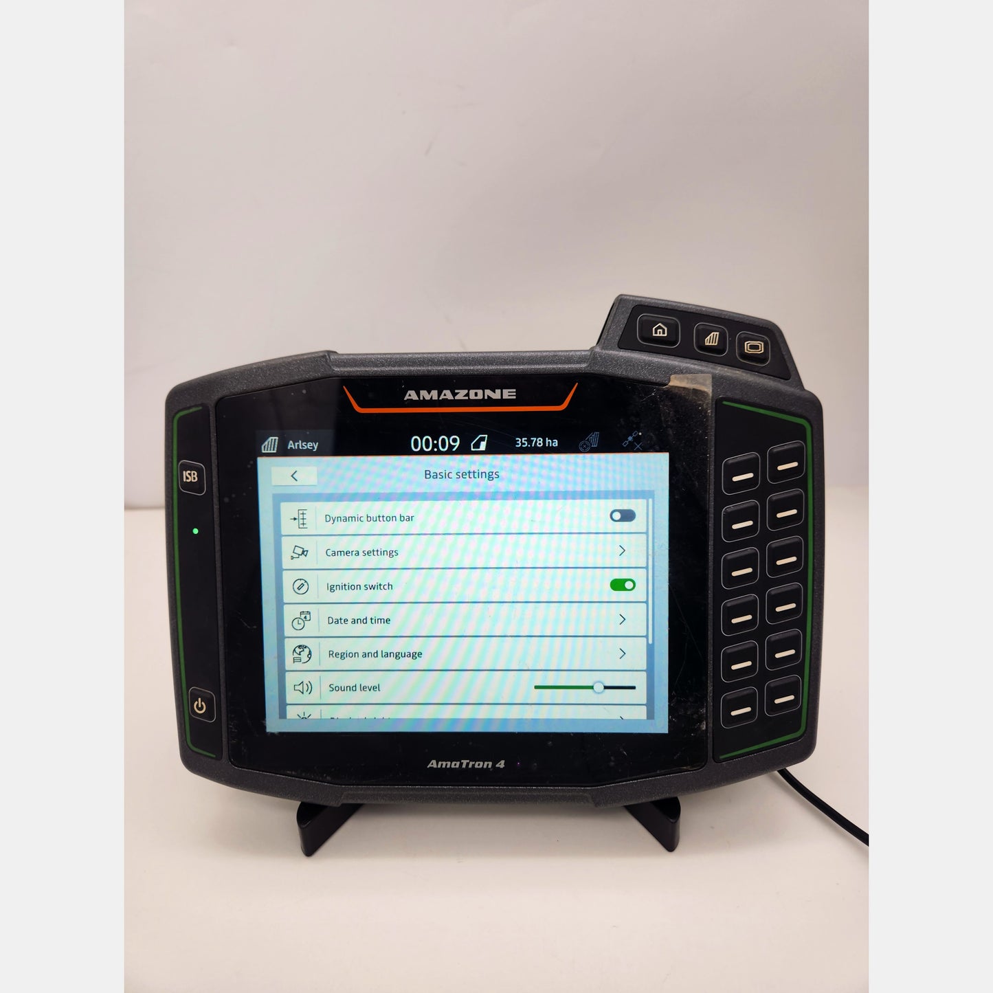 Amazone AmaTron 4 ISOBUS terminal with active GPS licenses list.