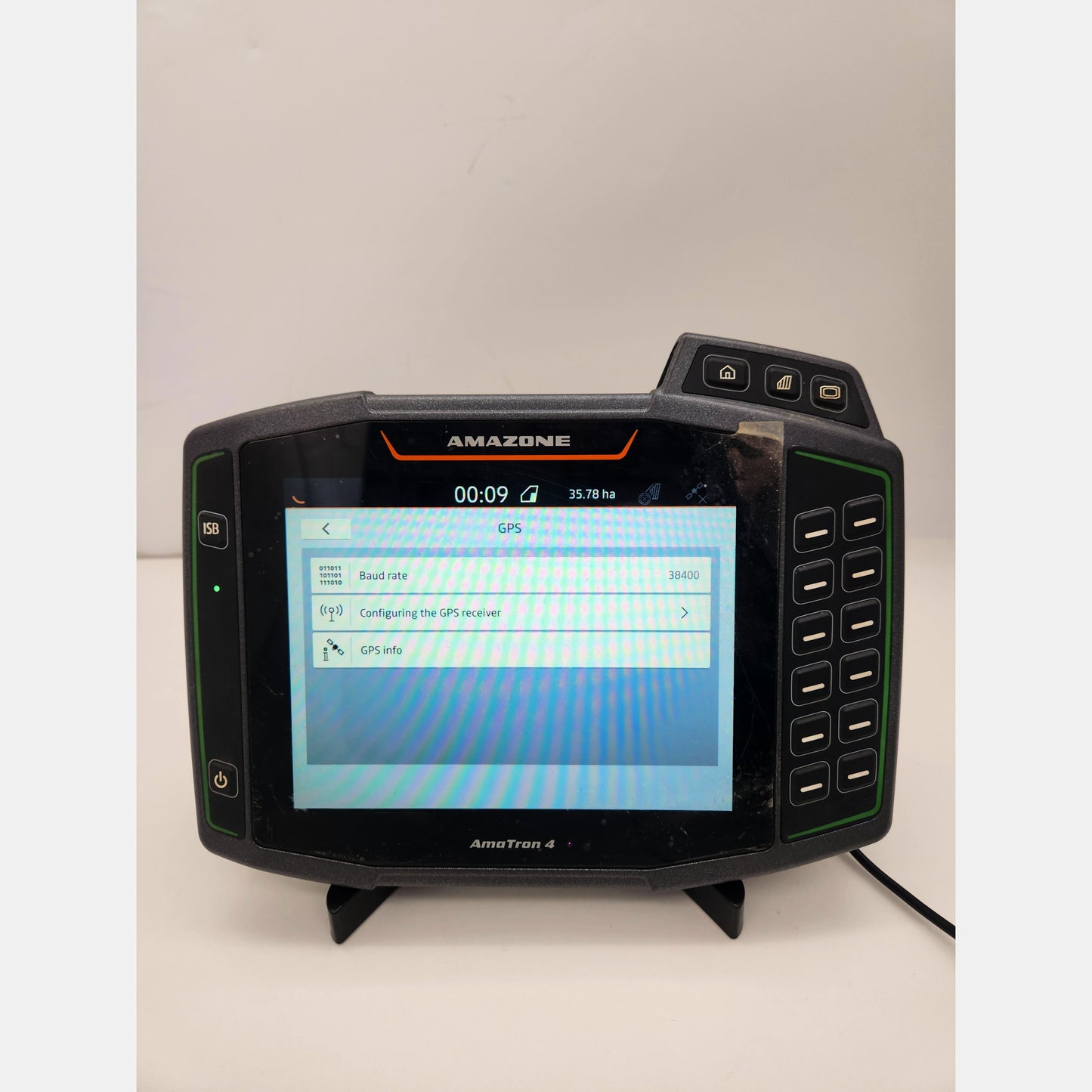 Amazone AmaTron 4 ISOBUS terminal with active GPS licenses list.