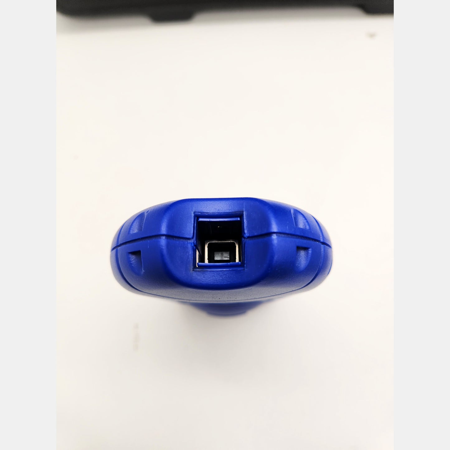 USB port view on the John Deere EDL v2 diagnostic adapter.