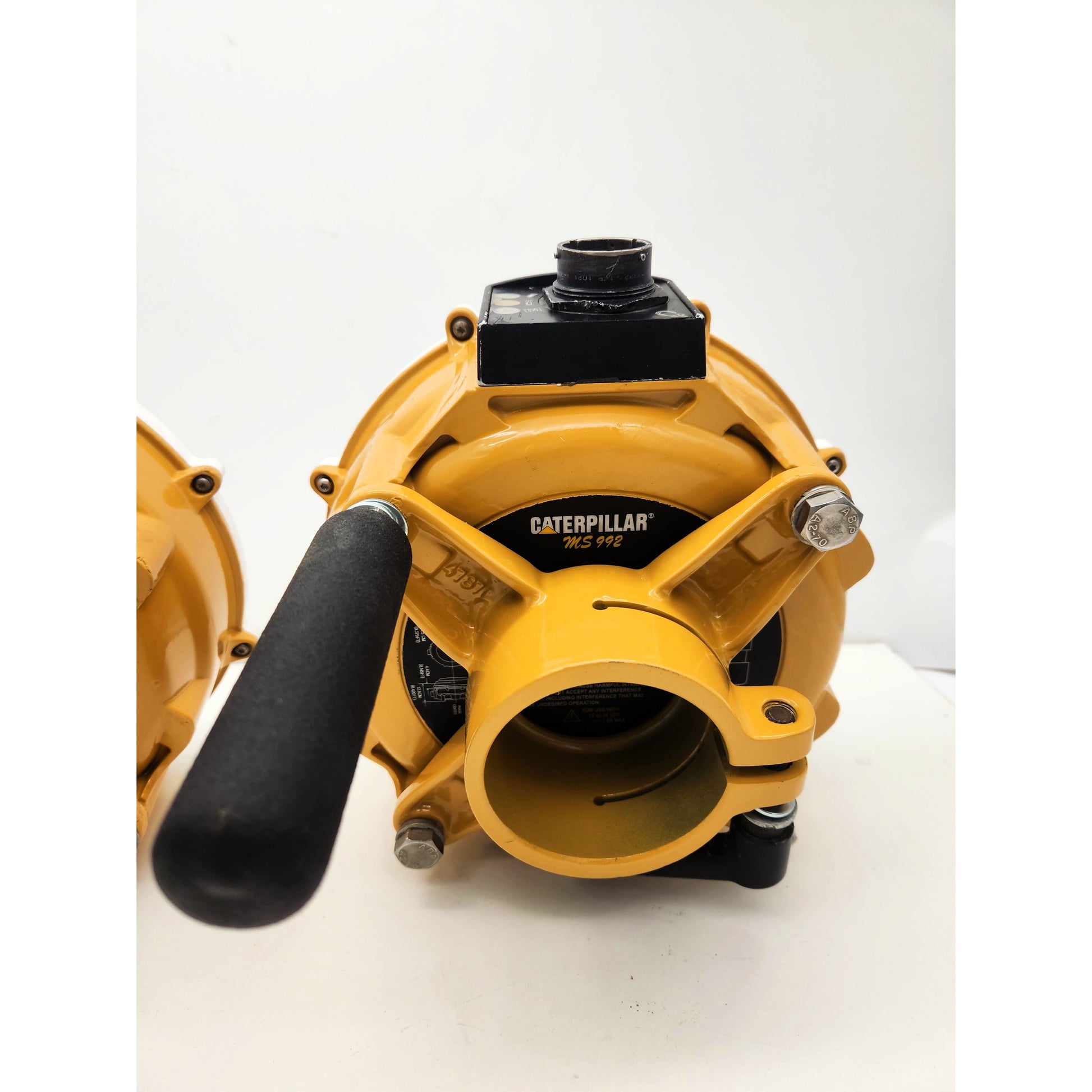 Caterpillar MS992 Smart Antennas with 2 professional mast mounts and handles for easy installation on dozers or graders.