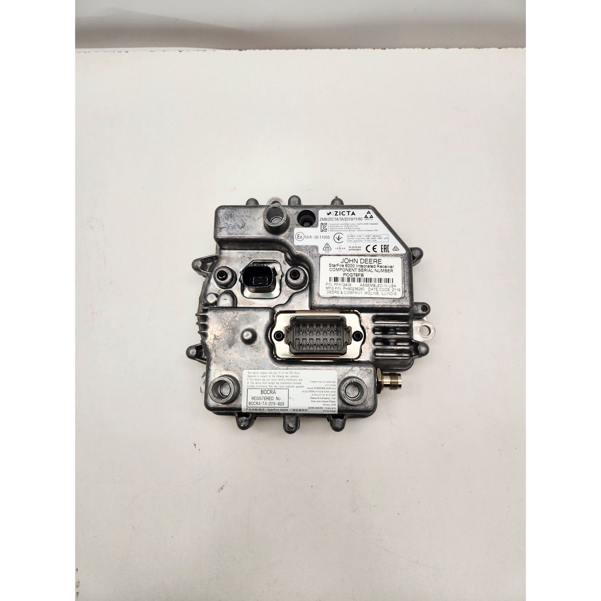 PFA12409 John Deere StarFire 6000 product label and connectors